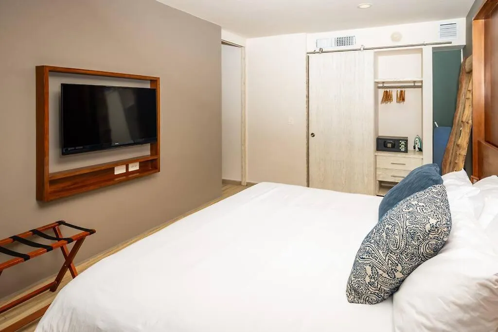 Newport Confort Y Estilo En Armonia Playa del Carmen 0*,